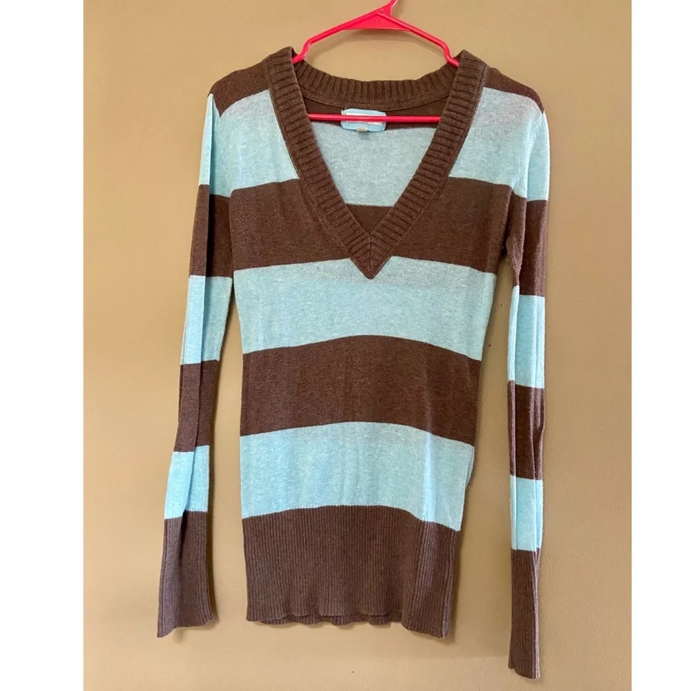 Woman’s sweater - Picture 1 of 4